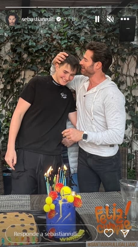 El pastel fue con temática de básquetbol, ya que es uno de sus deportes favoritos, según reveló su papá. 
<br>