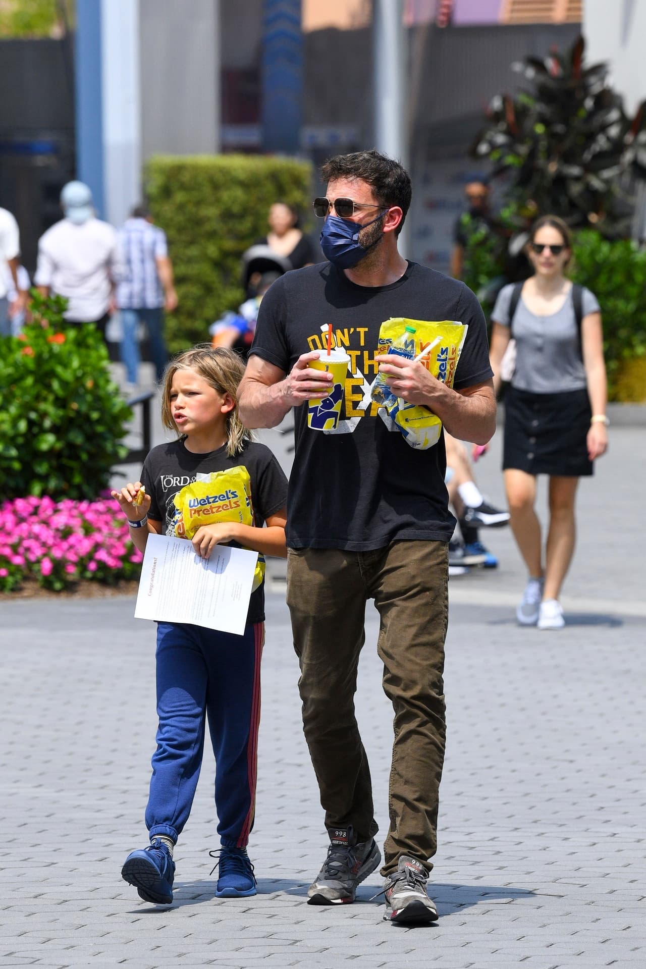 Ellos 
<b><a href="https://www.univision.com/famosos/interactivo-todos-los-amores-de-jennifer-lopez-a-lo-largo-de-34-anos" target="_blank">mantuvieron una relación y compromiso </a></b>de 2002 a 2004, pero terminaron de manera sorpresiva. 
<br>