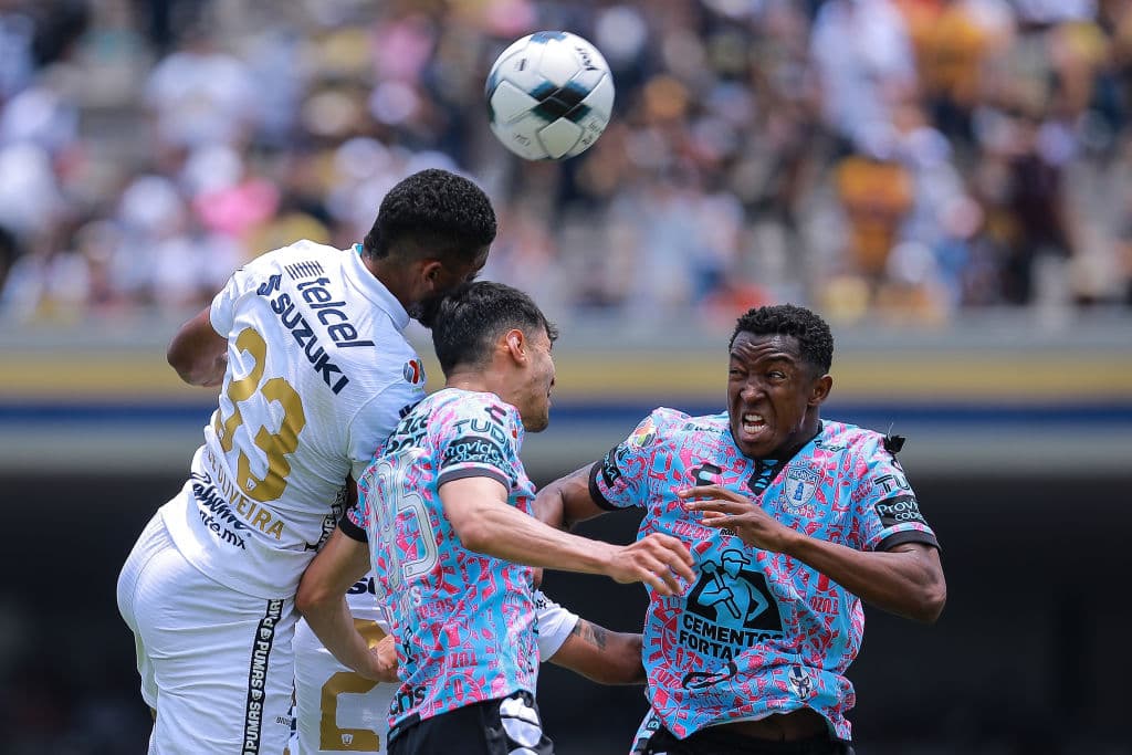 Pumas logró un valioso triunfo ante Tuzos, gracias a un doblete de Juan Ignacio Dinenno que sirvió para la victoria 2-0 sobre Pachuca, triunfo que deja a los felinos en zona de repechaje.