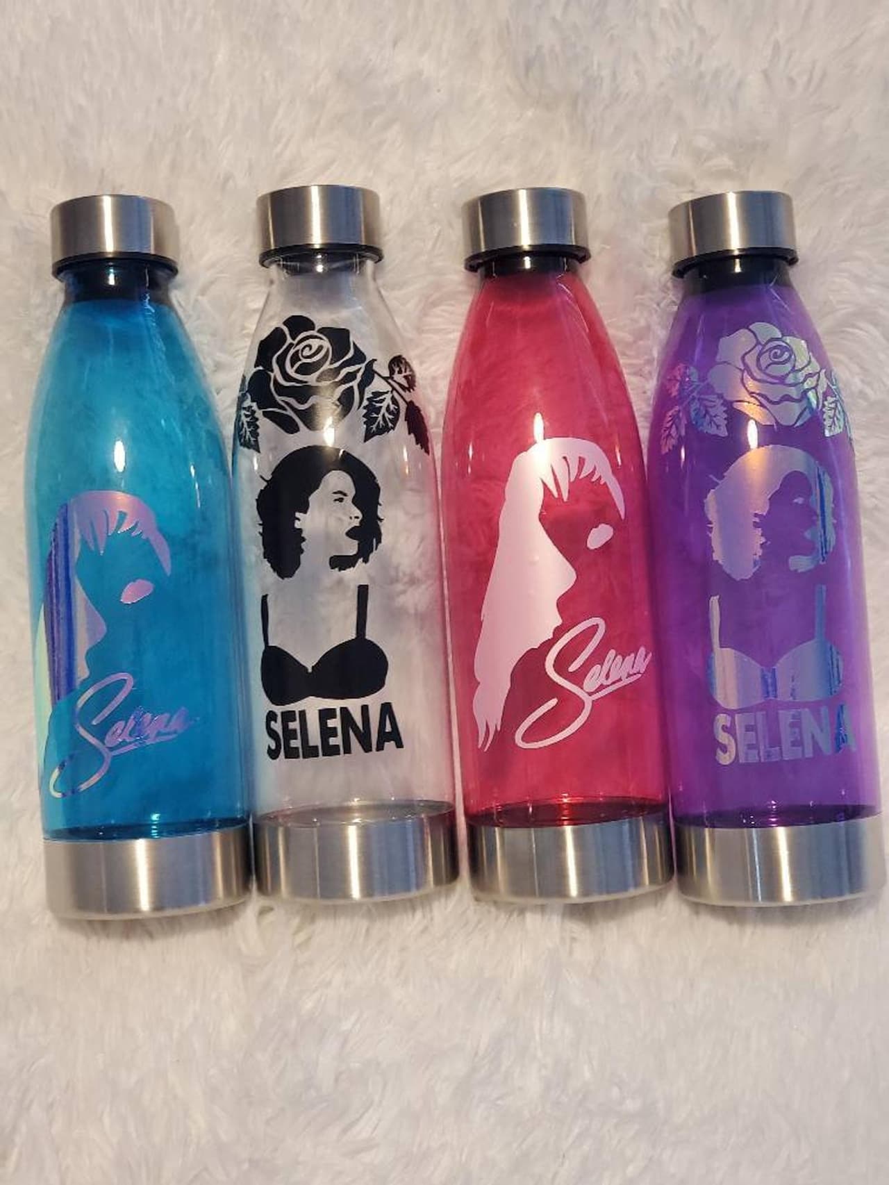 Tomar agua durante el día es fundamental y para eso, tenemos estos termos perfectos para variarlos y poder mantenerse siempre hidratad@.