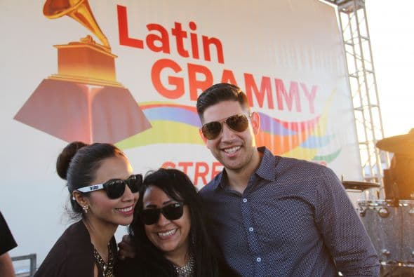 Cientos de personas disfrutaron de la tremenda celebración del Latin Grammy Street Party en Phoenix, donde estuvieron presentes varias agrupaciones nominadas a los premios GRAMMY® Latino incluyendo: Conjunto Primavera, Voz de Mando y Los Canarios de Michoacán. Esta fenomenal fiesta es un preámbulo a la gran noche de la música con la edición 15 de los premios anuales del GRAMMY Latino. Además de disfrutar de lo mejor de la música, los fans pudieron ganar premios y conocer a personalidades de Televisión y Radio de Univisión Arizona.