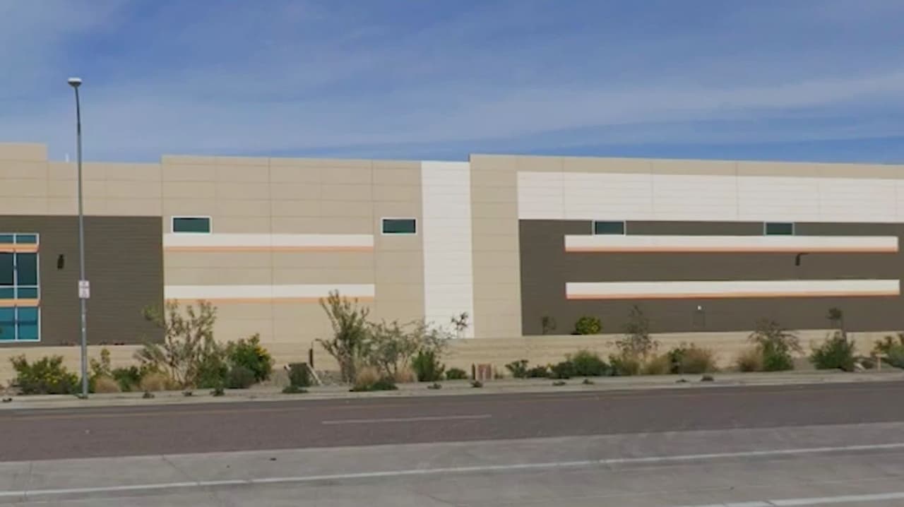 Centro de detención ICE en Surprise serviría para el procesamiento de hasta 1,500 inmigrantes