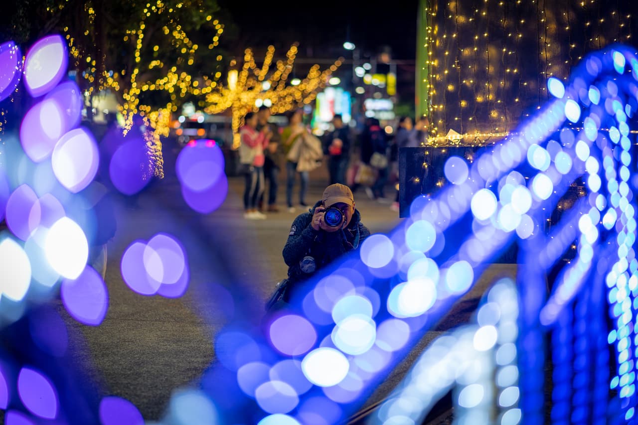 <b>Pumpkin Lights (Luces de calabazas):</b> Por todo Navy Pier, hay seis instalaciones en el muelle de 50 acres, que se extiende desde la entrada principal hasta la icónica Rueda del Centenario. Esta instalación se basa en la inspiración de las imágenes tradicionales de Halloween.
