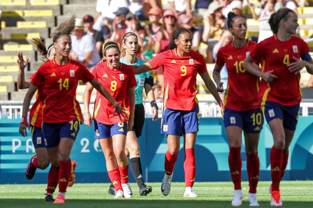 España inicia con el pie derecho en el futbol femenil de Paris 2024