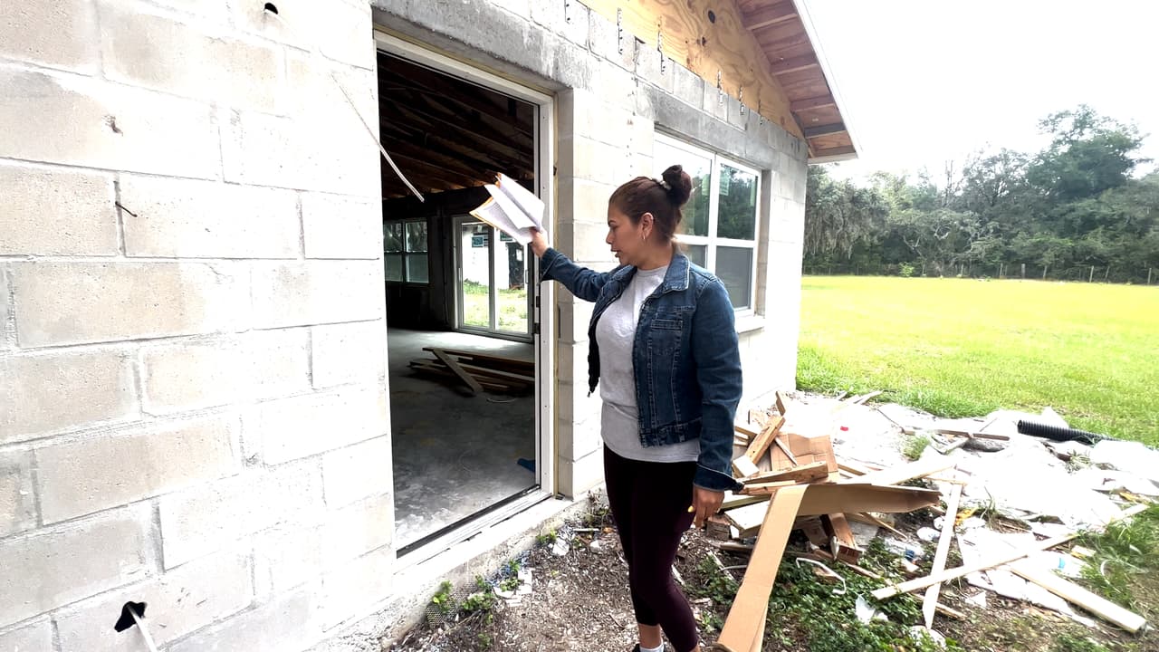 Estafan a madre hispana en Florida: Paga $50,000 por servicio de construcción que nunca realizaron
