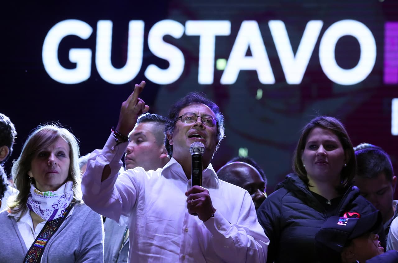 Gustavo Petro, el exguerrillero que aspira a la presidencia de Colombia para liderar un nuevo "eje progresista" en América