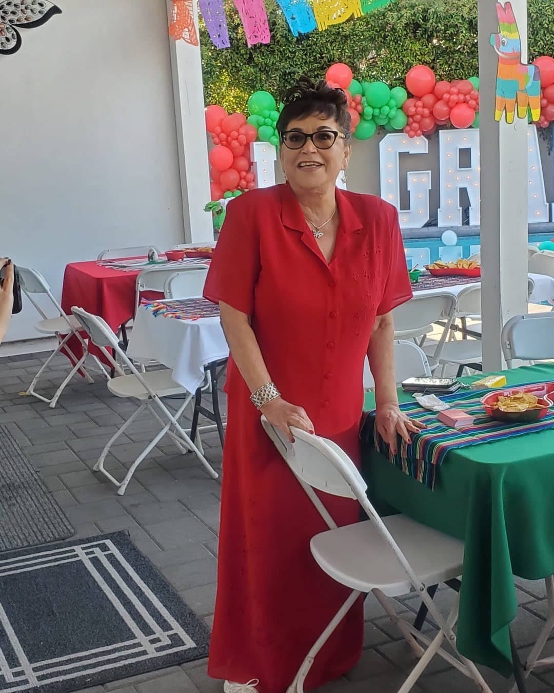 El fragmento del video en el que 
<a href="https://www.univision.com/famosos/chiquis-cumpleanos-abuela-criticas-mensaje-fotos">Rosa Saavedra</a> realiza dicha declaración fue publicado en su cuenta de Instagram, por lo que varios usuarios expresaron opiniones negativas.