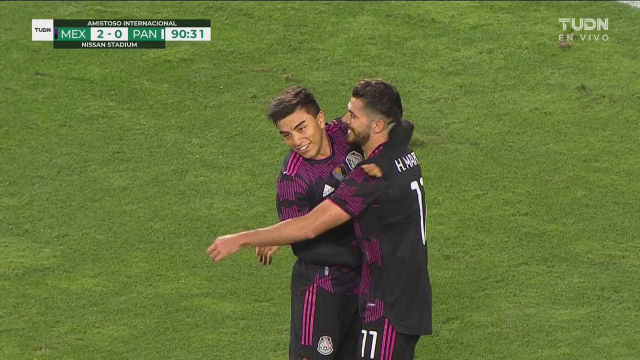 ¡Llega el tercero! Henry Martín hace el 3-0 para México