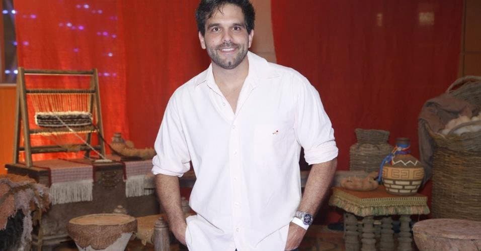 Eduardo Spinetti es 'Dan'. Heredó el talento de su padre, quien es un legendario actor de la década de los 70, Fábio Massimo.