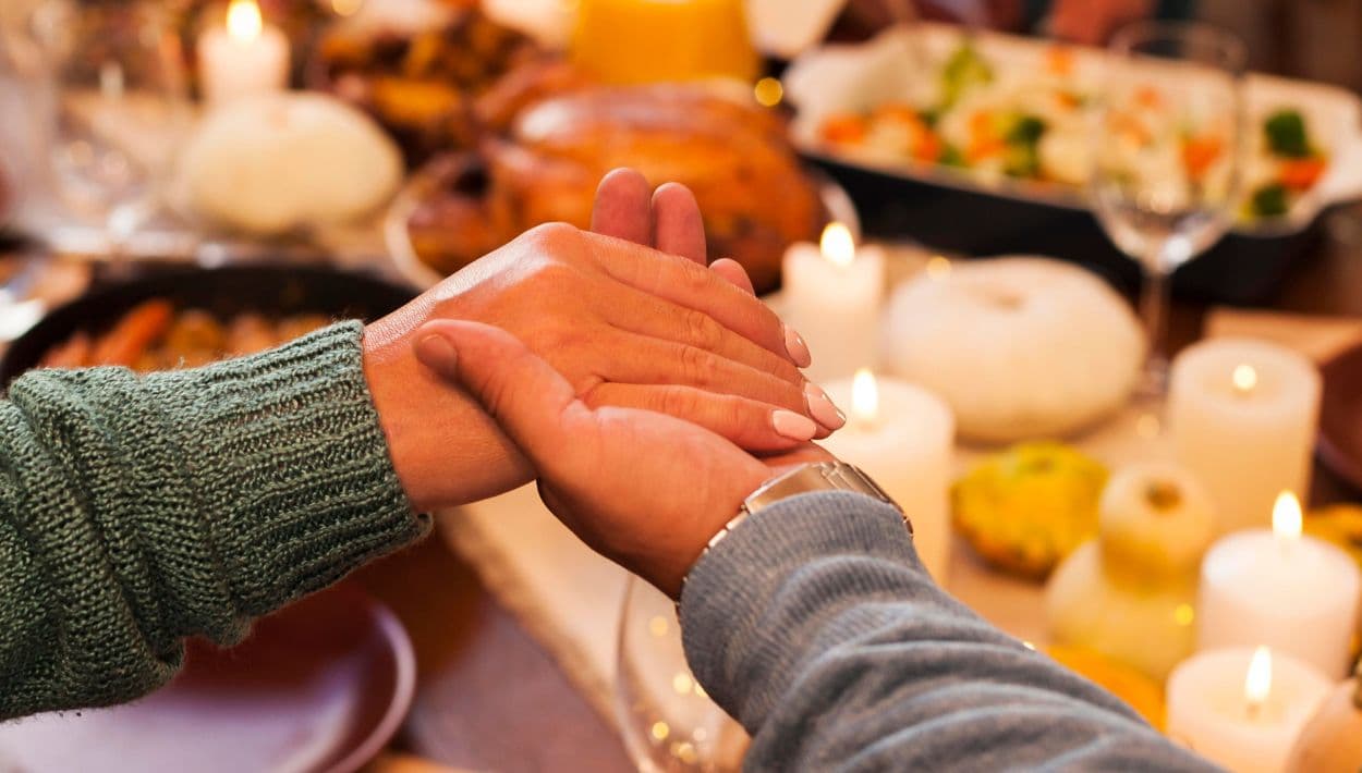 Cómo las familias hispanas celebran su herencia a través de la comida en Thanksgiving