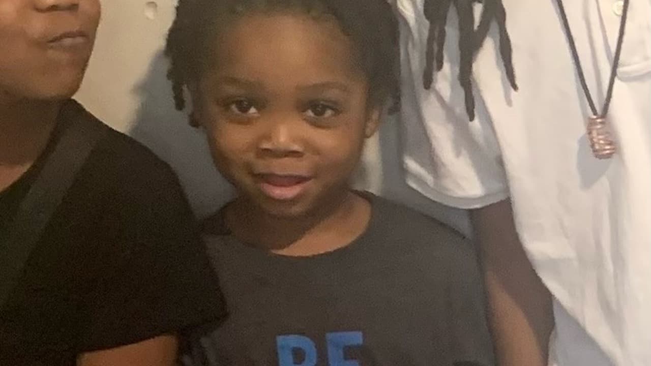 Hallan a un niño de 4 años muerto en un estanque en el condado DeKalb