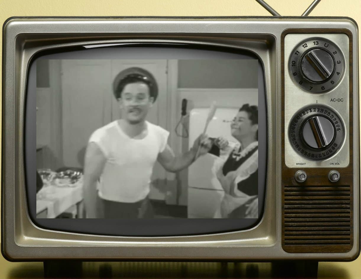 Como 'Alberto Medina' era un hombre alegre y bastante coqueto, la servidumbre de la casa donde laboraba lo adoraba. Esta es una inolvidable escena de la película cuando se puso a bailar y cantar la huaracha 'Nana Pancha', con la actriz Dolores Camarillo.