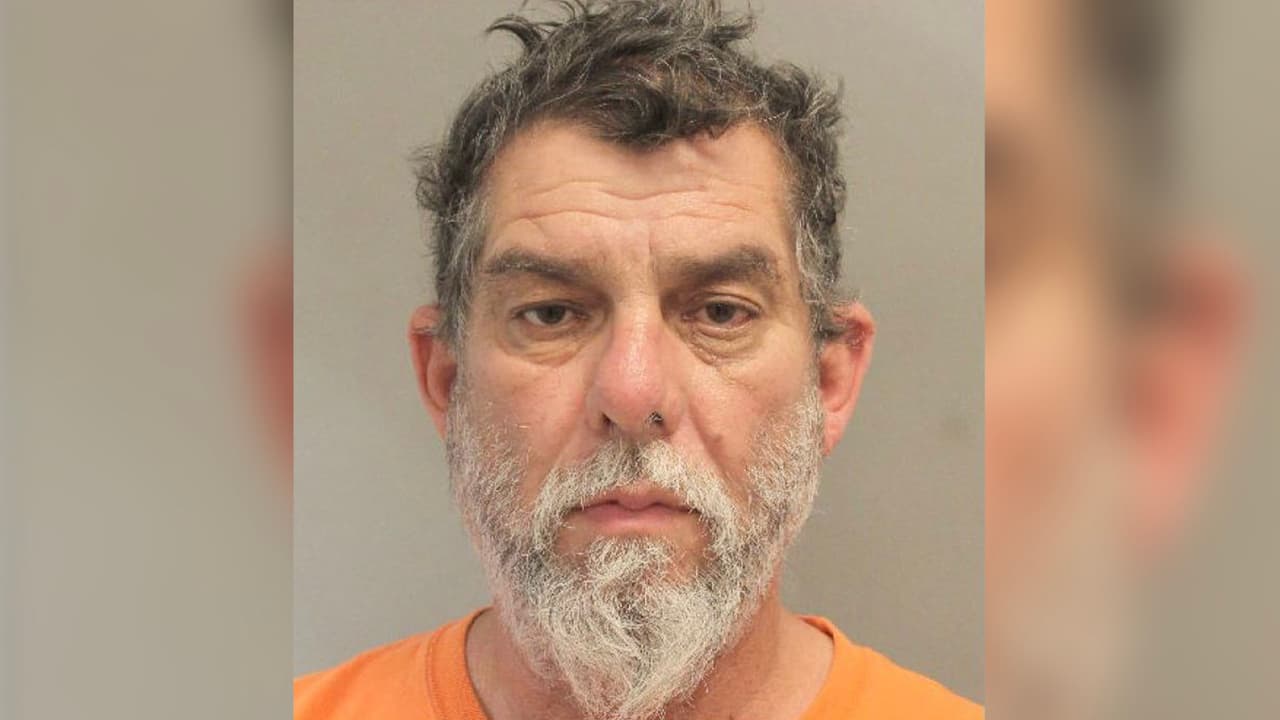 John Marcus Ruiz, de 54 años, tenía una condena previa por DWI.