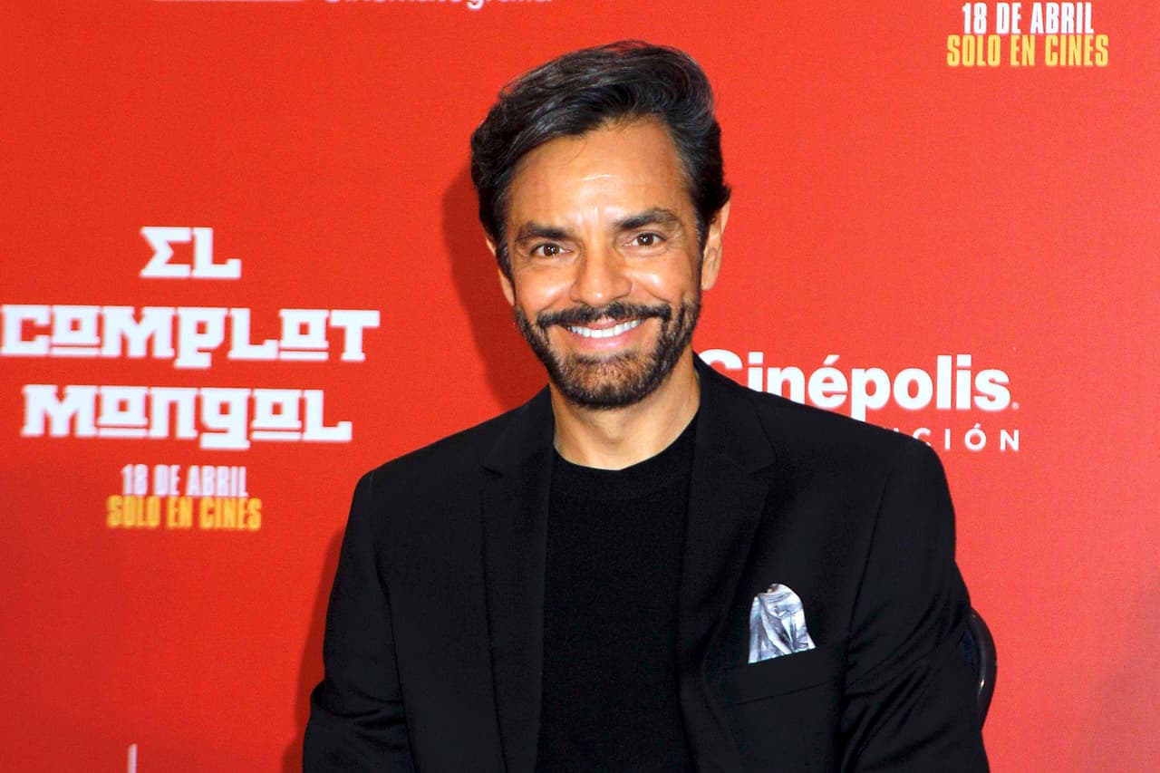 El comediante se ha defendido en muchas ocasiones y niega la versión de la actriz: "Efectivamente la llevé al lugar sin decirle porque era una sorpresa", aseguró Derbez al mismo programa de televisión.