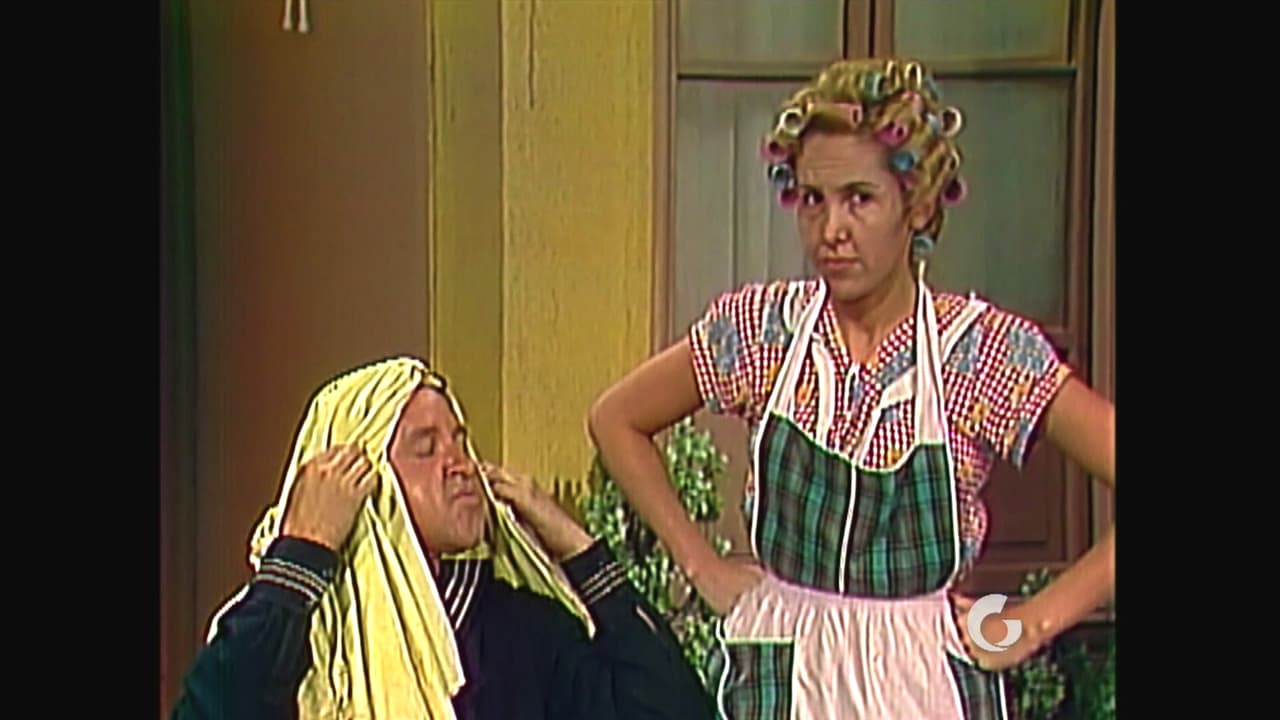 'Doña Florinda' es una madre sobreprotectora con su pequeño e inocente hijo 'Quico'.
