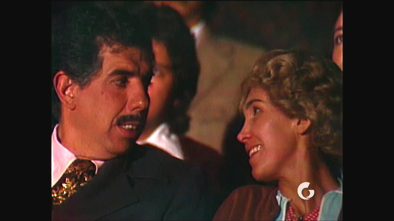 Aunque 'Doña Florinda' esté dispuesta a defender a su hijo por sobre todas las cosas, quien logra darle un poco de calma es su eterno enamorado, el 'Profesor Jirafales'.