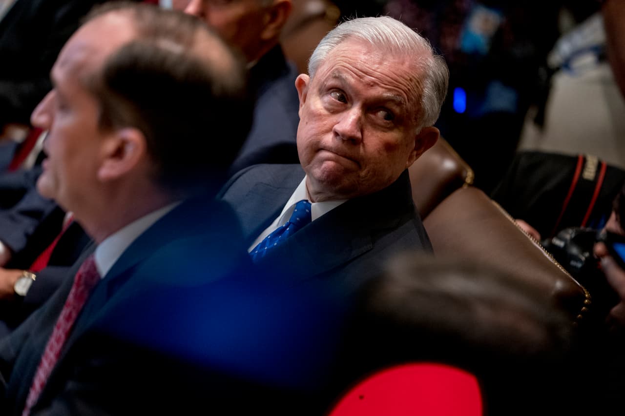 Jeff Sessions se va, pero su legado queda: la política de 'tolerancia cero'