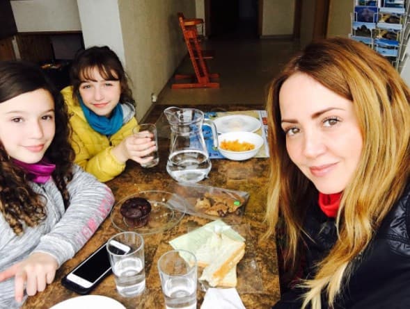 Andrea Legarreta nos dejó saber que su recorrido por Islandia es en coche y deben viajar grandes distancias por carretera.