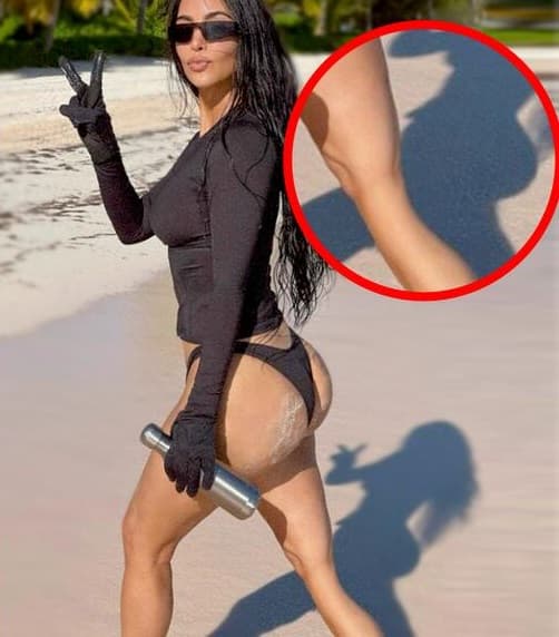 A principios de este año, diversos internautas acusaron a Kim de haber 
<a href="https://www.univision.com/famosos/kim-kardashian-photoshop-foto">retocado con Photoshop</a> una fotografía y, en consecuencia, dejar deformada una de sus piernas. Sin aclarar nada, ella solo borró la imagen.
<br>