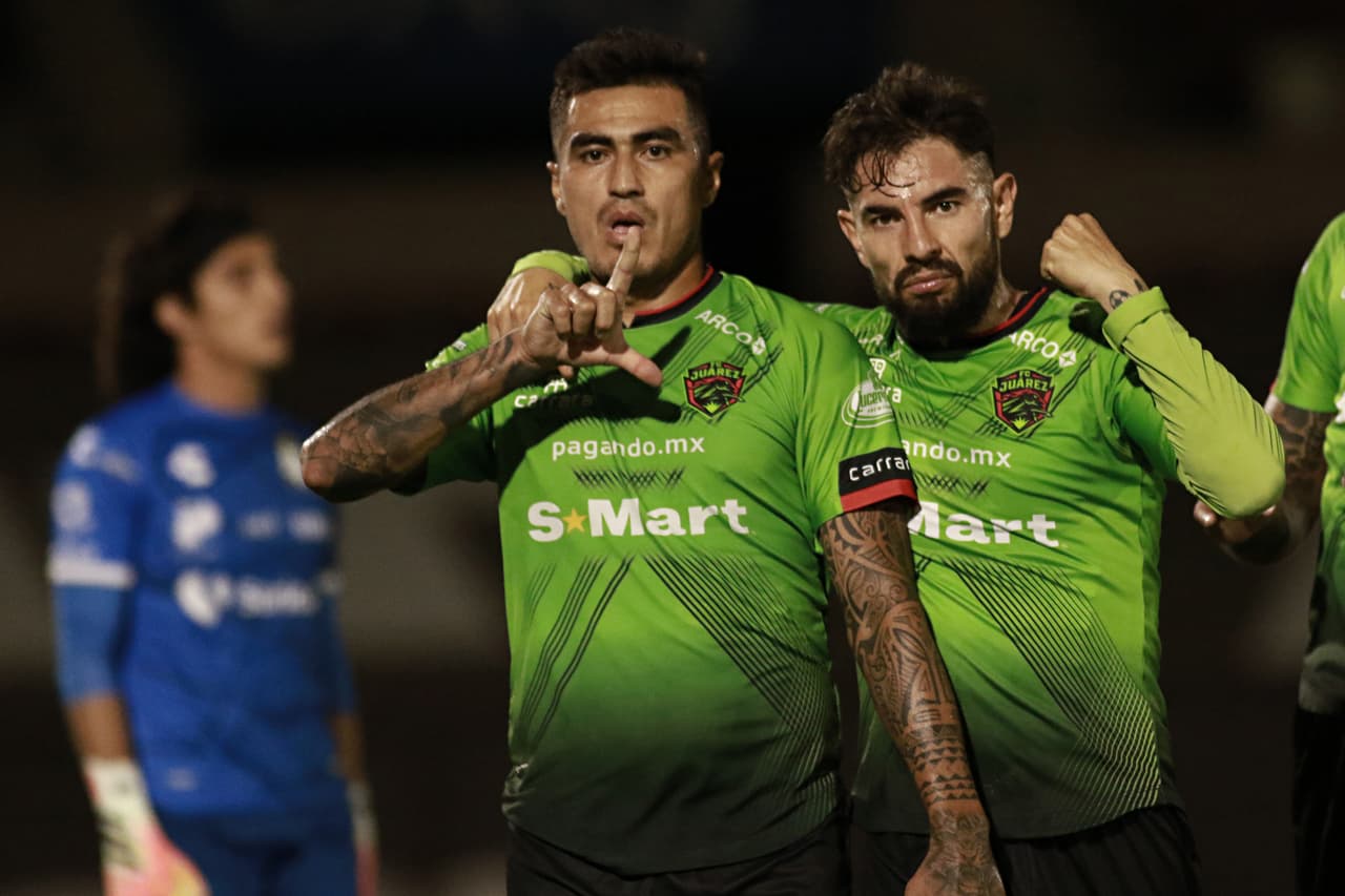 El paraguayo Darío Lezcano celebrando gol.