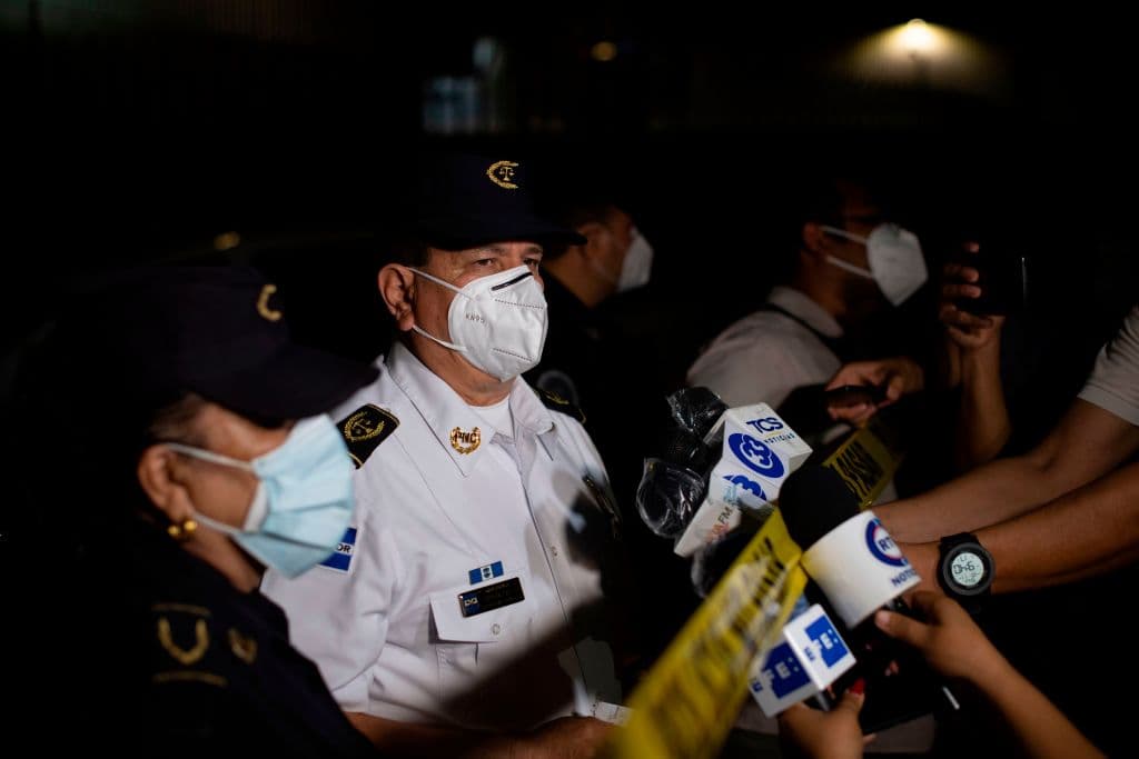 El jefe de la Policía de El Salvador y líder de la guerra contra las pandillas muere al estrellarse su helicóptero