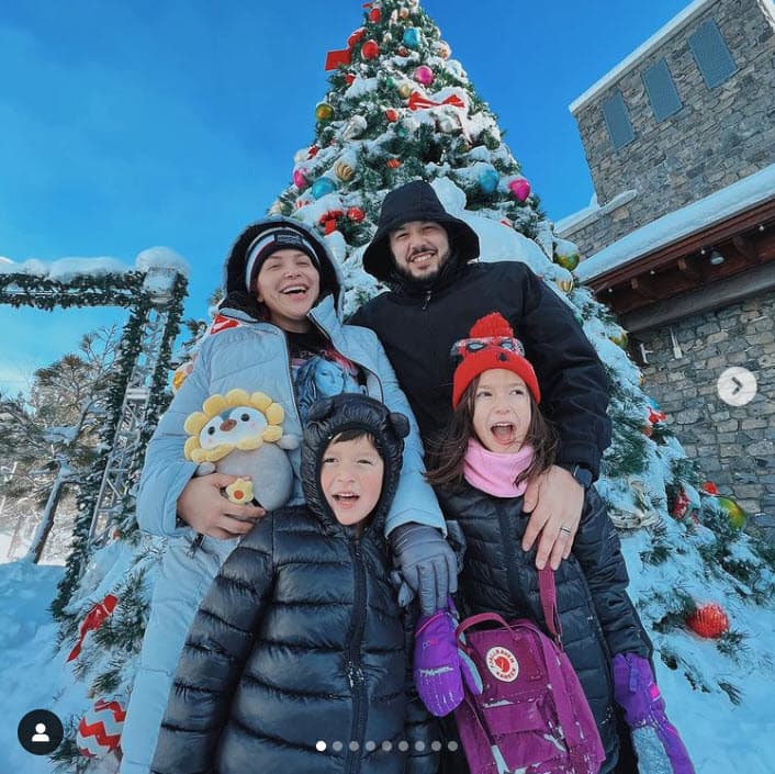 Ante su salida, 
<b><a href="https://www.univision.com/famosos/jenni-rivera-enterprises-traspaso-jacqie-rosie" target="_blank">Jacqie Rivera habría tomado el control</a></b> de la empresa en medio de reclamos por parte de su tío Juan, quien ha sido empleado de la compañía.