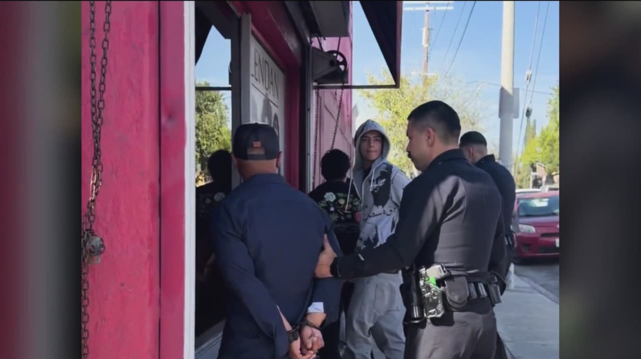 Comunidad de Boyle Heights exige respuestas tras detención de estudiantes antes de su graduación