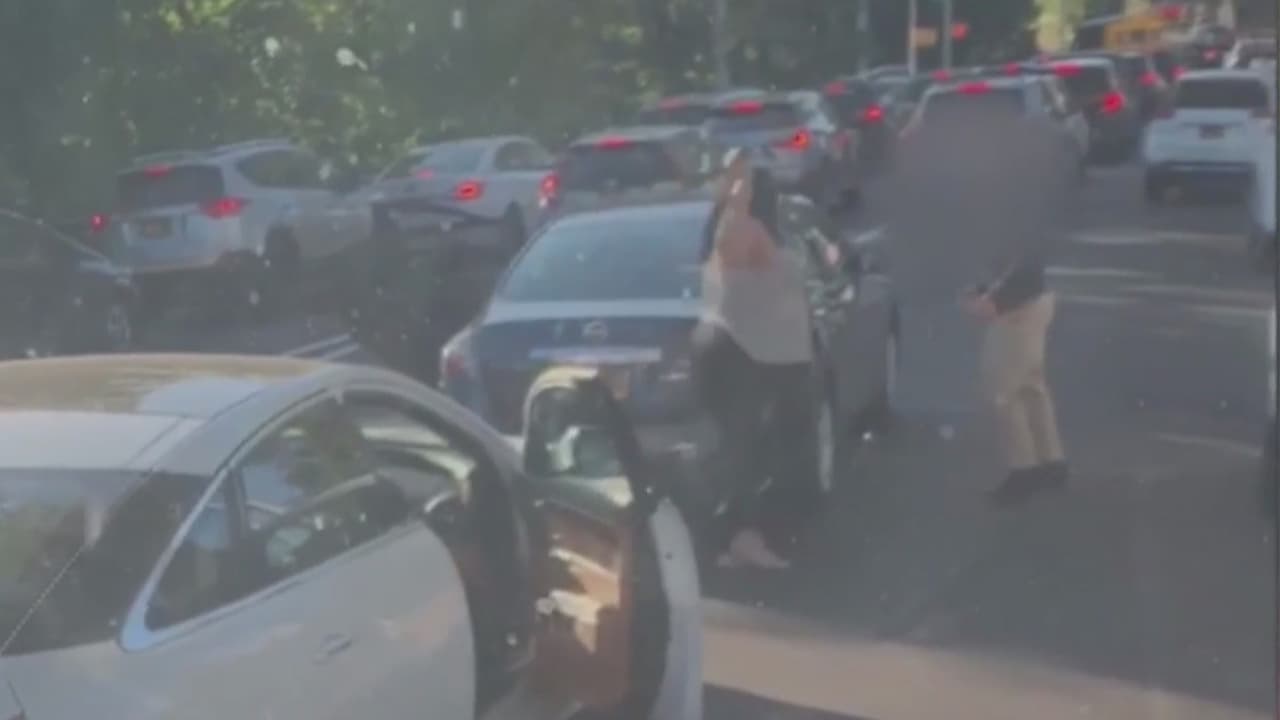 Tras atacar a un adolescente con un machete en plena calle de Queens, esta mujer enfrenta severos cargos