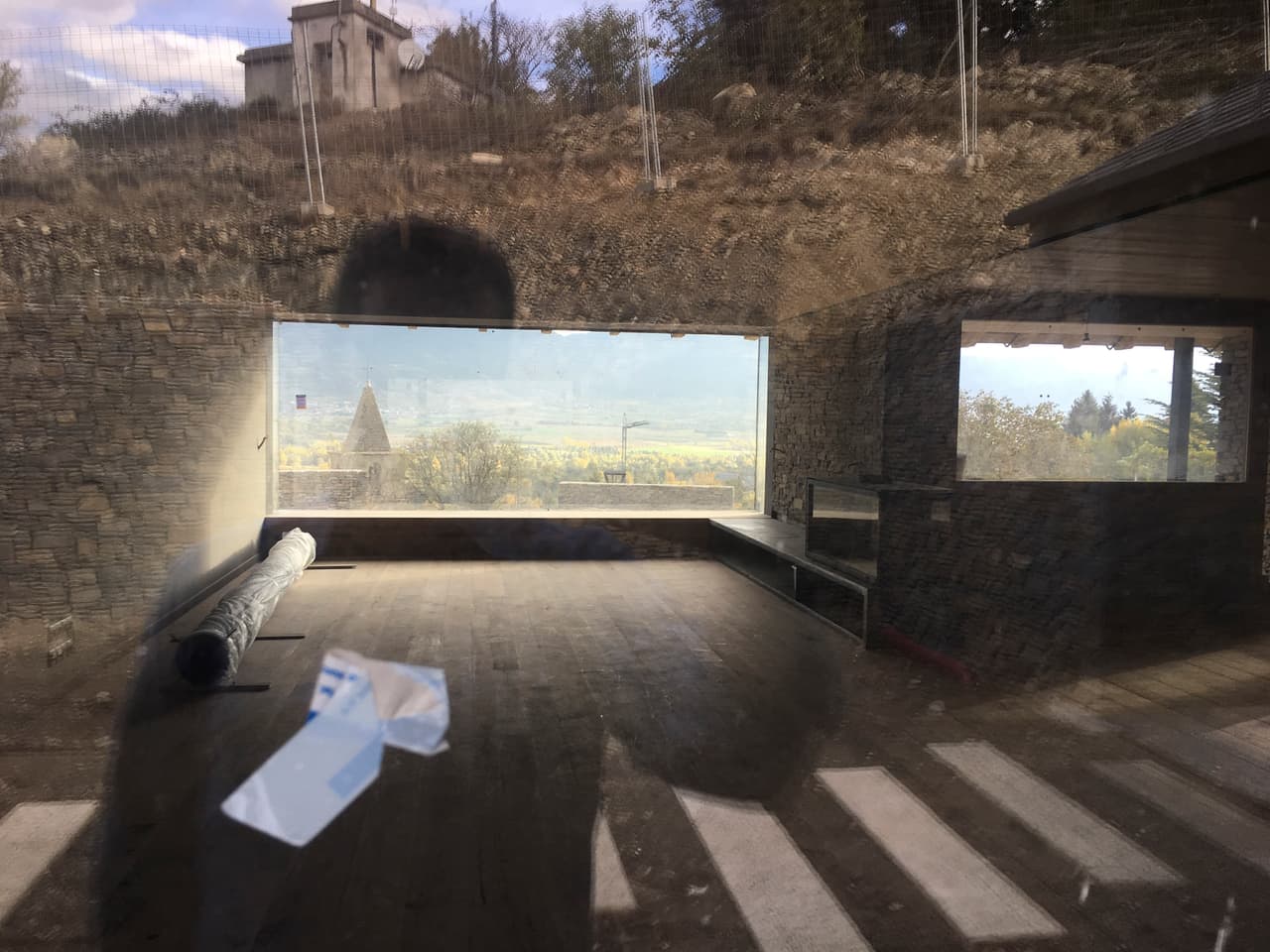 La mansión contará con un enorme garaje, un salón-comedor y un hermoso jardín para que jueguen Sasha y Milan.