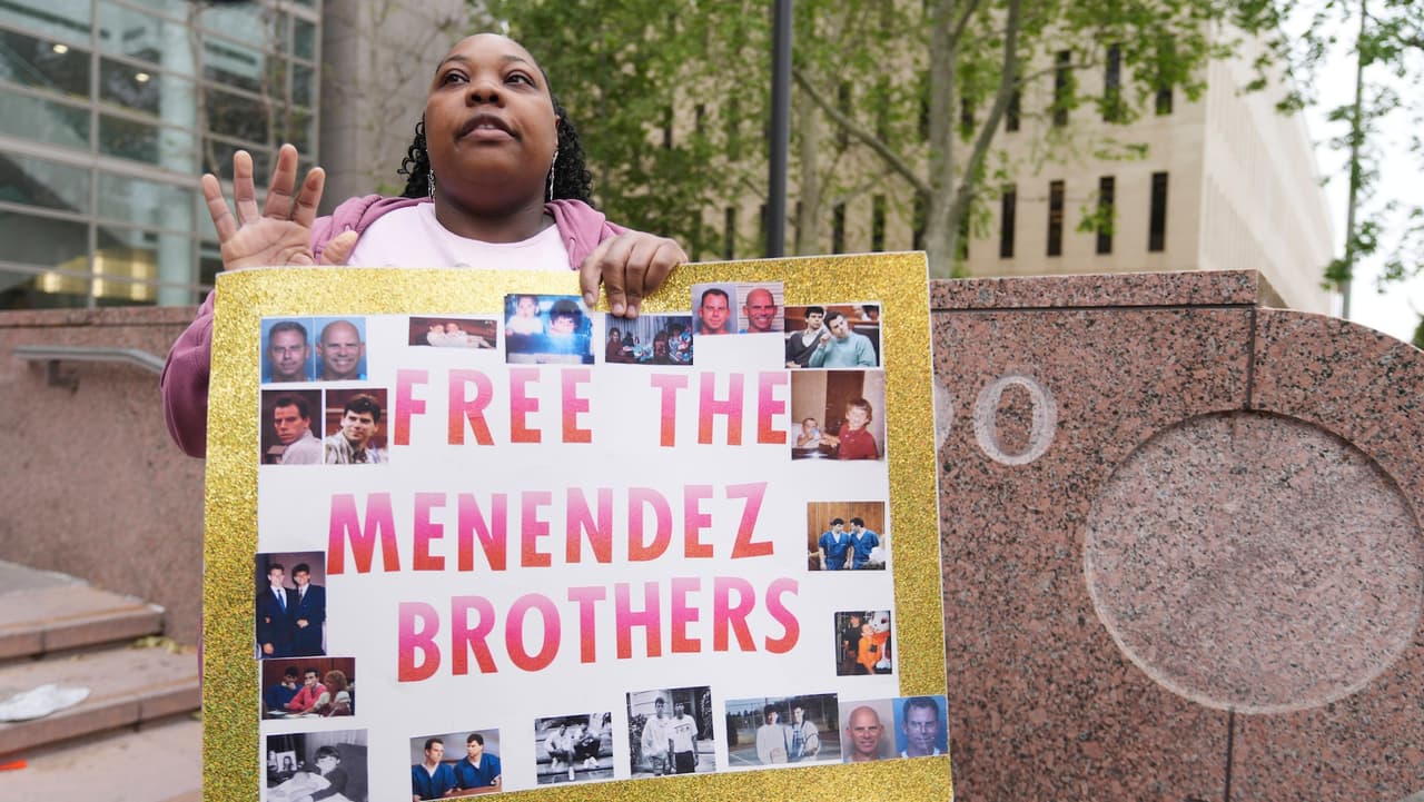 Caso hermanos Menéndez: audiencia de resentencia vuelve a posponerse por conflicto entre fiscales y defensa