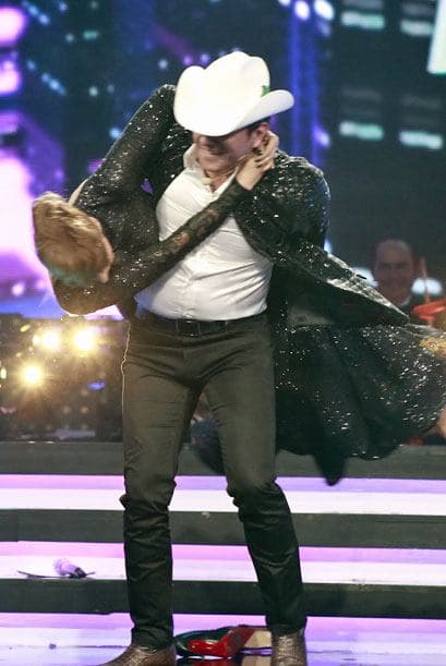 ¡No la vayas a tirar, compadre!