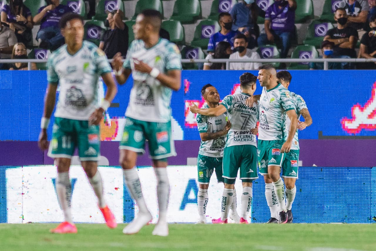 Hasta que al minuto 11, un centro al área de Dávila encontró a Luis Montes para el 1-0 a favor de León.