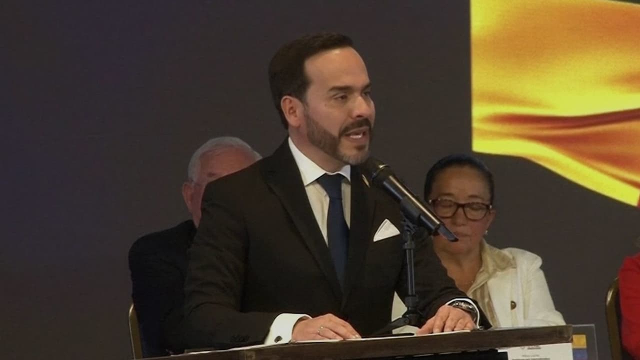 Victoria de Abelardo de la Espriella abre nuevo escenario político en Colombia