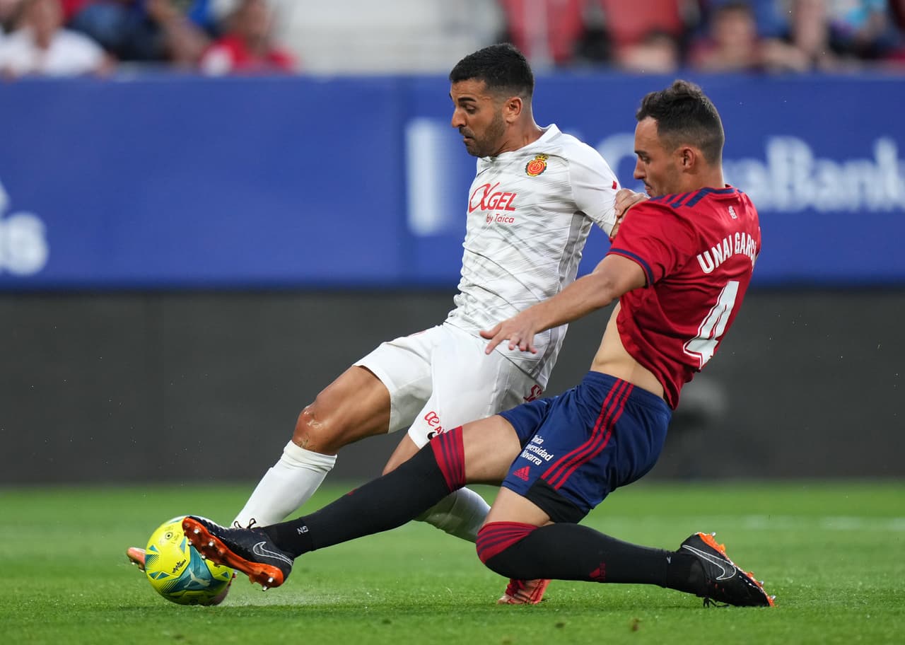 Mallorca derrotó 0-2 a Osasuna y Cádiz 0-1 al Alavés, ambos de visitantes para que evitaran el descenso; Granada pierde la categoría en España con un penal fallado.