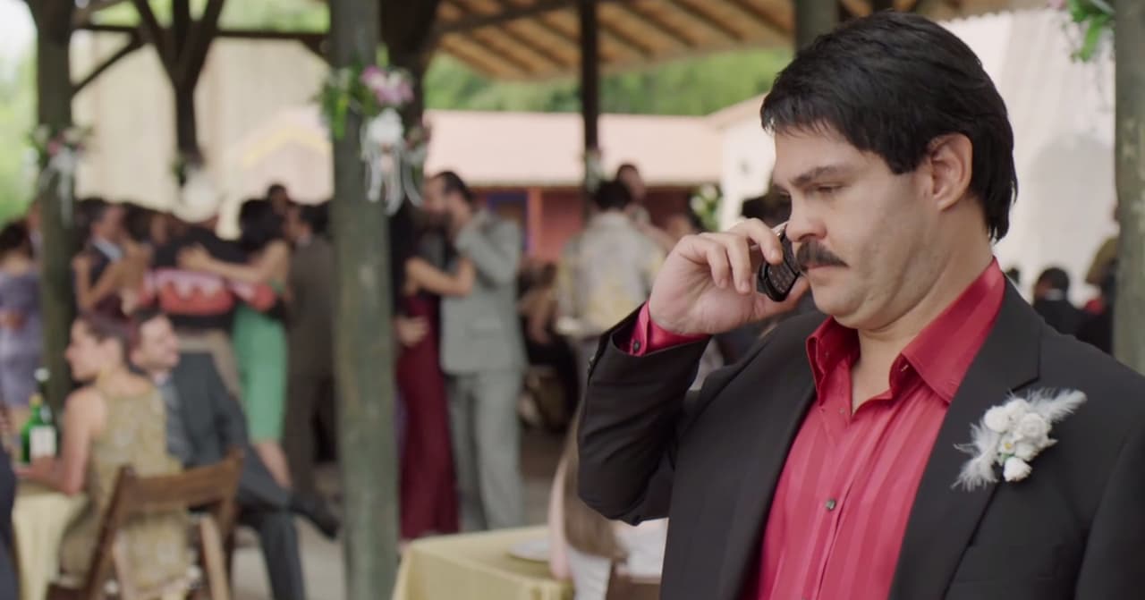 Molesto, Joaquín respondió a Don Sol que le sorprendía el atrevimiento. ¿Cómo podía hablarle justo el día de su boda?