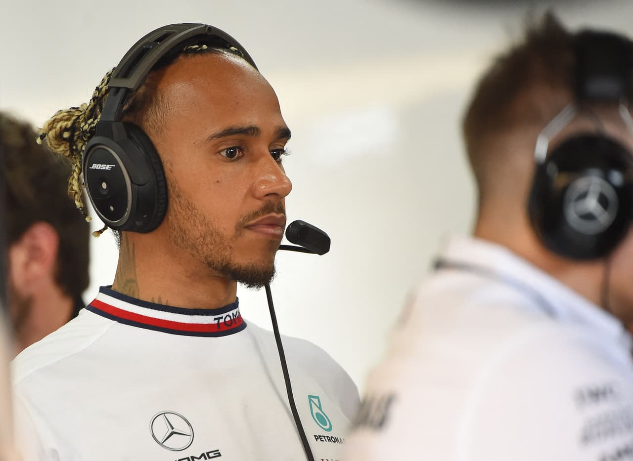 Lewis Hamilton estaba muy atento a la situación y tan solo unas horas antes había hecho declaraciones contra los malos fanáticos de la Fórmula 1.
<br>