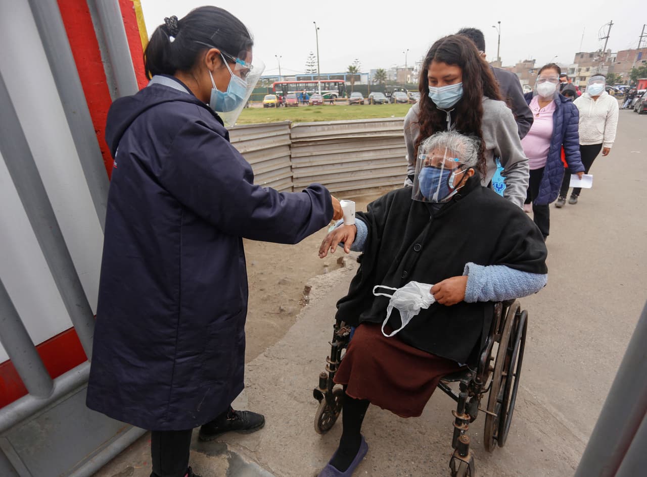 Con proyectos económicos antagónicos, el maestro de escuela rural y la hija del encarcelado expresidente Alberto Fujimori libraron una campaña marcada por la incertidumbre y la exacerbación de los miedos.
<br>