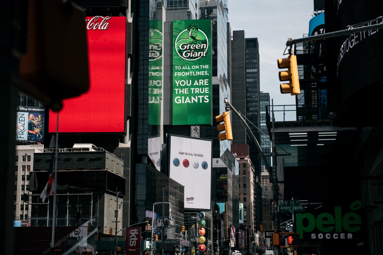 "A todos en la primera línea: ustedes son los verdaderos gigantes".
