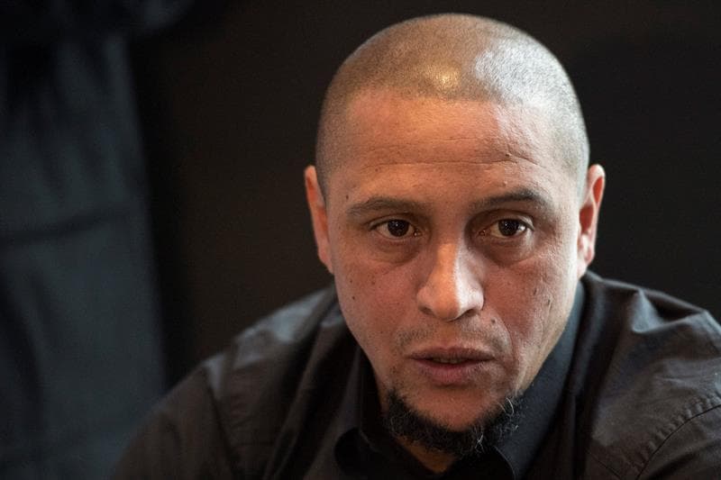 El excampeón mundial Roberto Carlos.