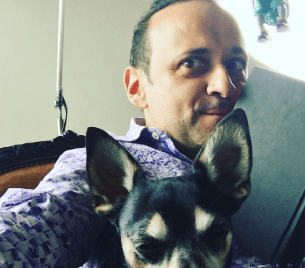 Desde la muerte de su pareja, 
<b><a href="https://www.univision.com/entretenimiento/celebridades/lalo-espana-revela-si-esta-listo-para-enamorarse-otra-vez-a-6-anos-de-la-tragica-muerte-de-su-novio-fotos" target="_blank">no se le ha vuelto a conocer otra relación. </a></b>
<br>