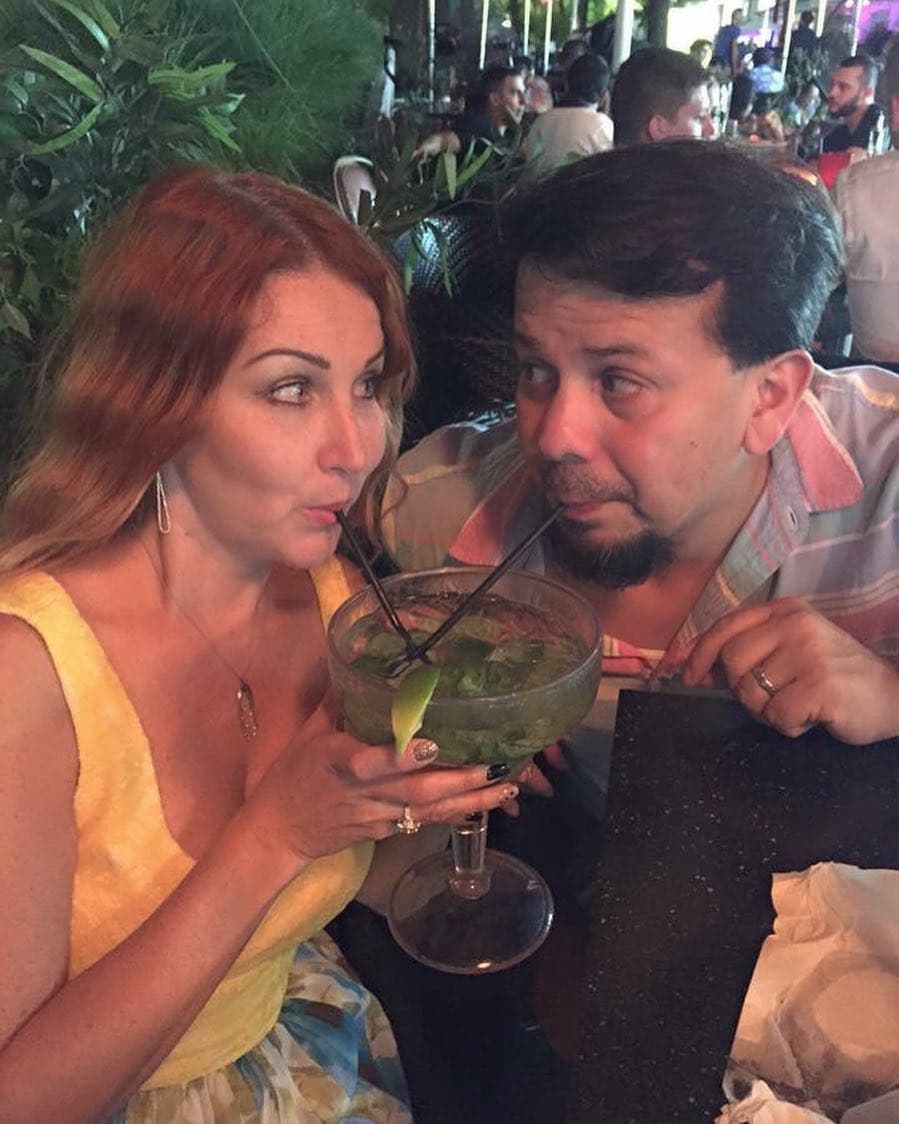 Hasta el momento, Alicia mantiene una relación estable con Cruz Martínez, con quien trabaja en sus proyectos musicales.