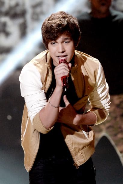 Qué mejor momento para hacerlo que en el escenario de Premio Lo Nuestro.