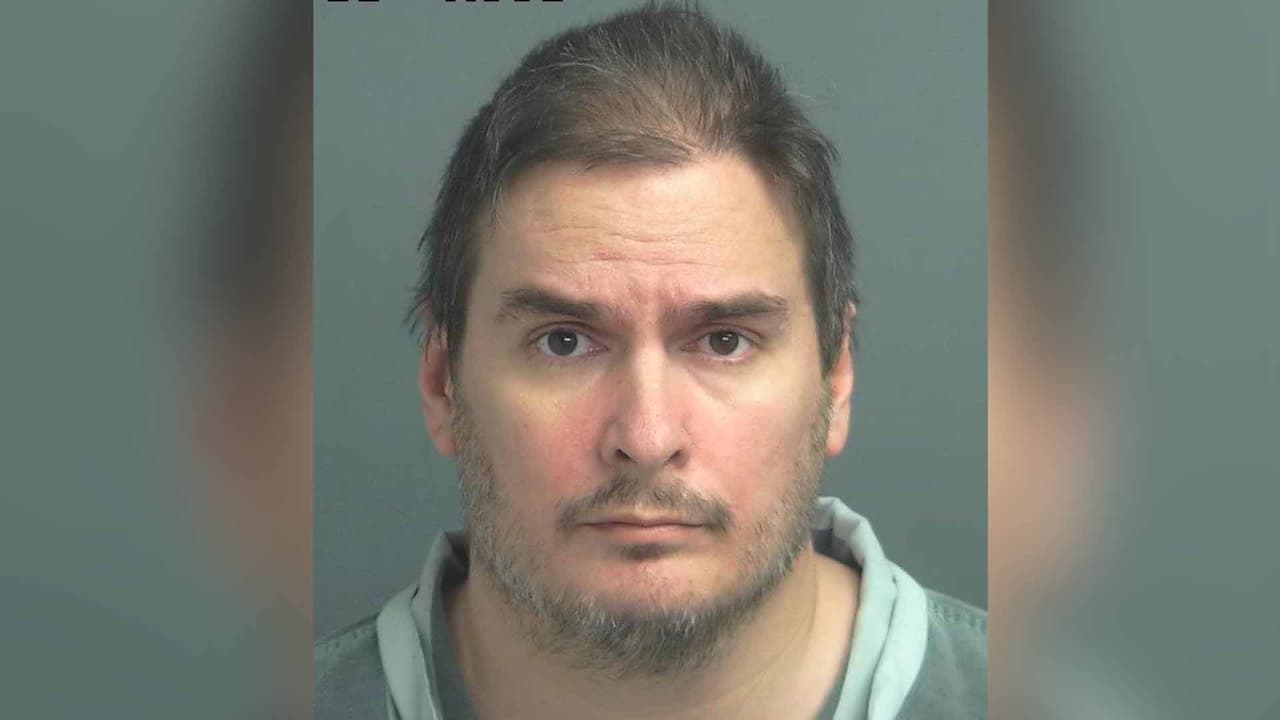 John Keith Staton, es sospechoso de robo.