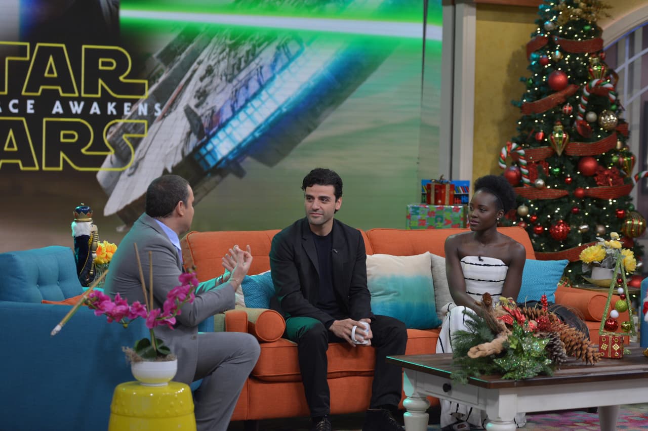 Listos para el estreno de 'Star Wars: The Force Awakens' nos visitaron los actores Lupita Nyong'o y Oscar Isaac.