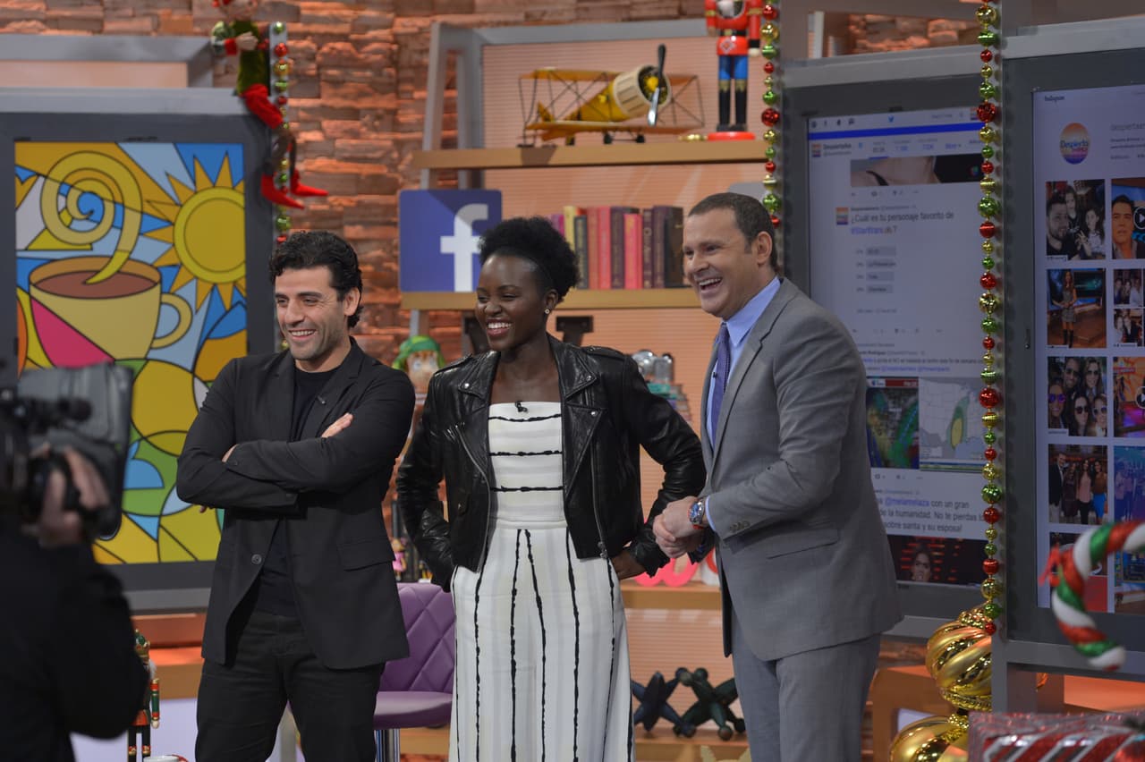 Listos para el estreno de 'Star Wars: The Force Awakens' nos visitaron los actores Lupita Nyong'o y Oscar Isaac.