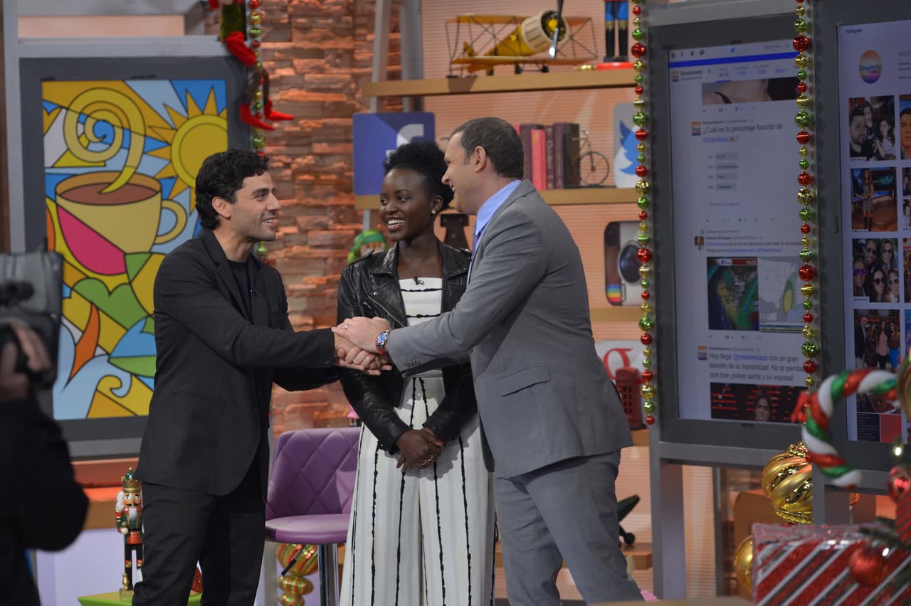 Listos para el estreno de 'Star Wars: The Force Awakens' nos visitaron los actores Lupita Nyong'o y Oscar Isaac.