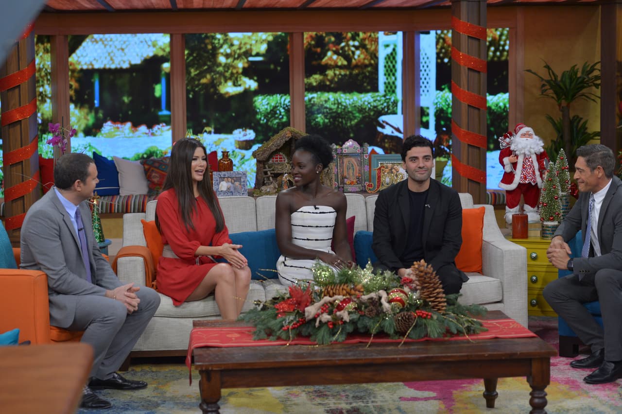 Listos para el estreno de 'Star Wars: The Force Awakens' nos visitaron los actores Lupita Nyong'o y Oscar Isaac.