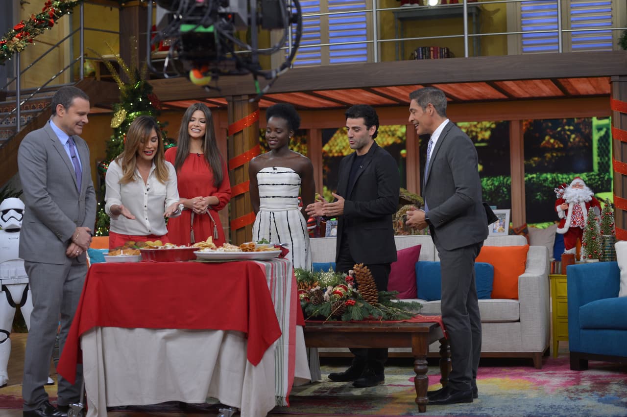 Listos para el estreno de 'Star Wars: The Force Awakens' nos visitaron los actores Lupita Nyong'o y Oscar Isaac.