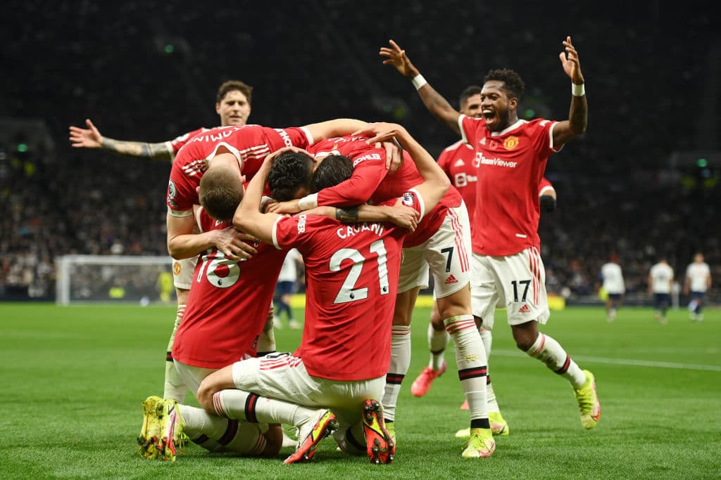 Cristiano Ronaldo brilla con gol y asistencia en la goleada 0-3 sobre el Tottenham, los otros anotadores fueron Edinson Cavani y Marcus Rashford.