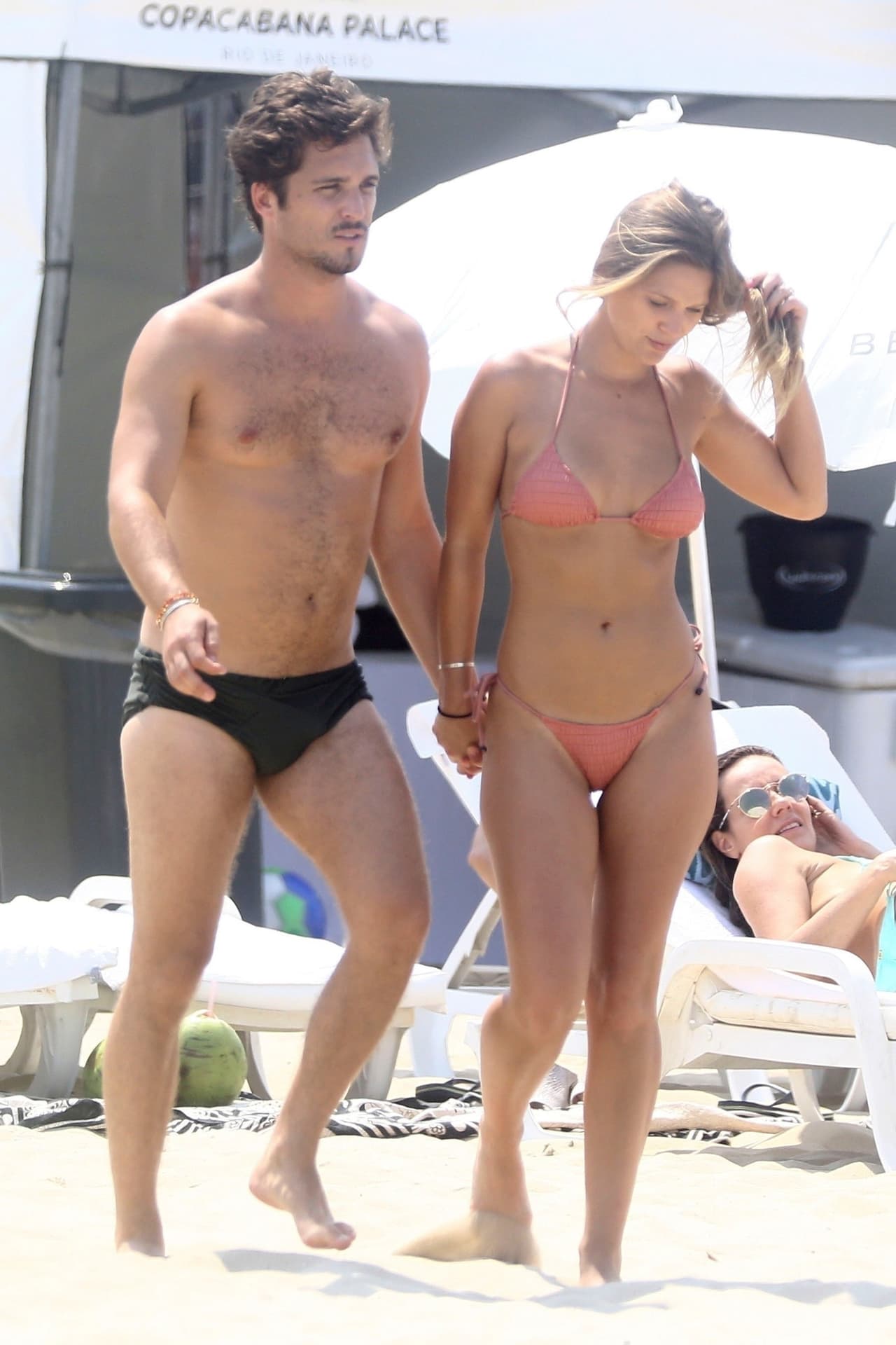 Las imágenes de Diego Boneta y su novia en Brasil fueron captadas el pasado 15 de septiembre, de acuerdo con la agencia The Grosby Group.